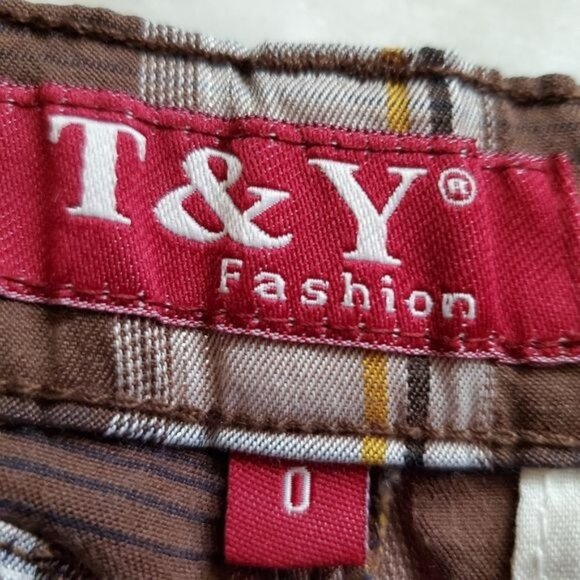 T & Y Fashion Plaid shorts womens size 0/XXS brown/white color pockets button - Picture 5 of 6